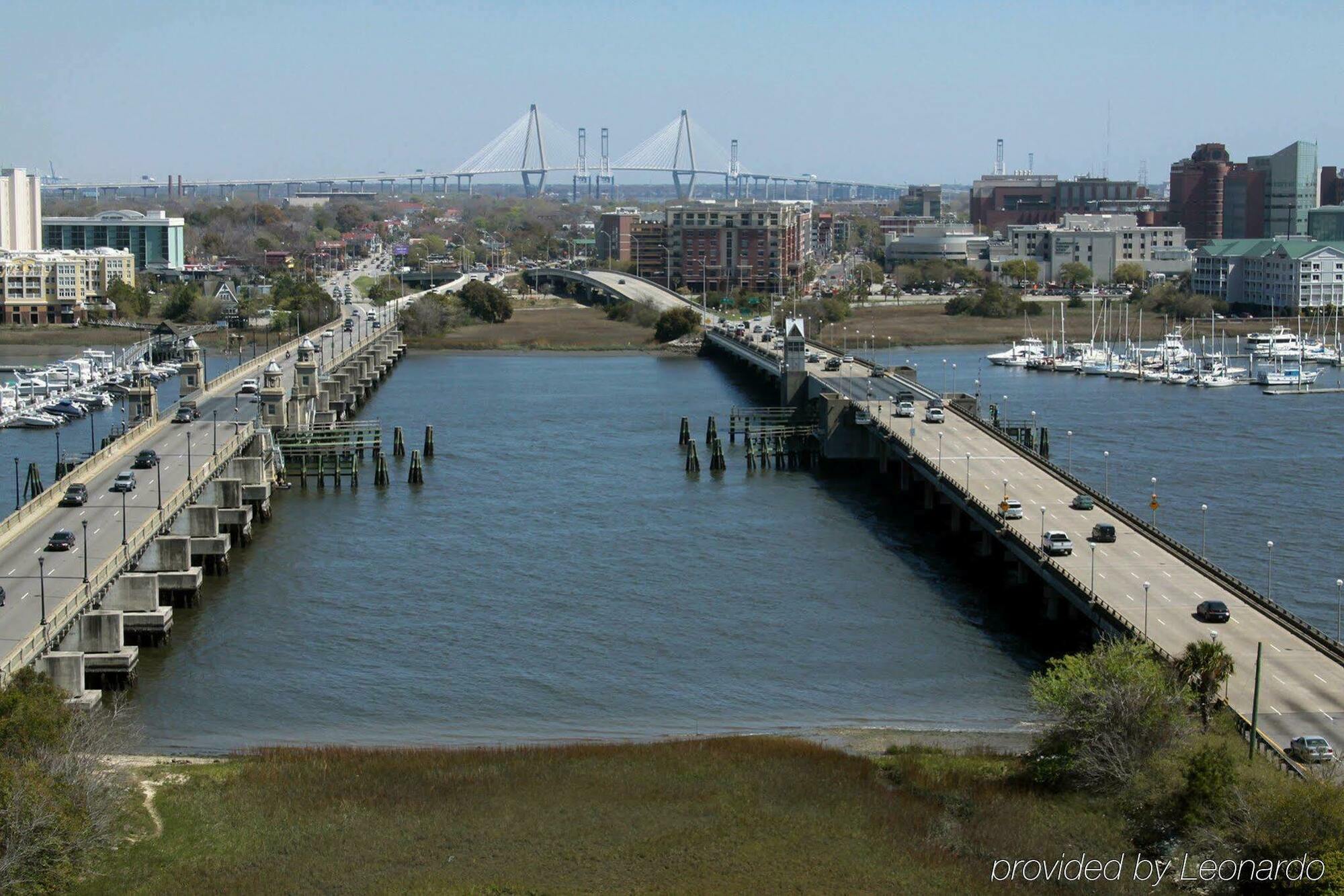 Holiday Inn Charleston-Riverview, An Ihg Hotel Esterno foto